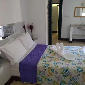 Em Hotel